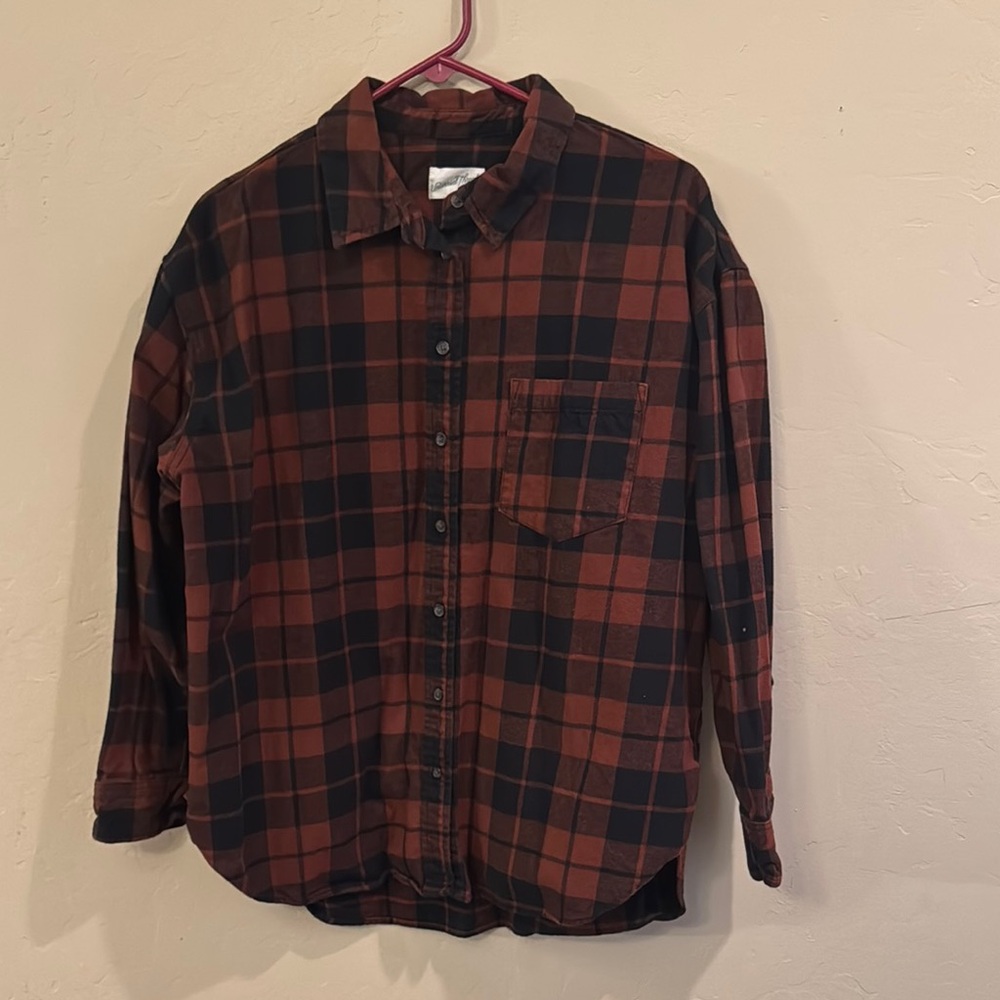 Universal Thread Red and Black Casual Button Down Shirt